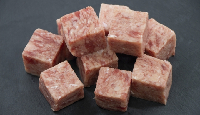 知らないうちに食べている！？加工して作られている肉