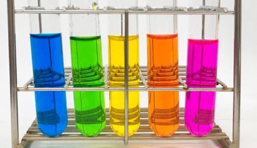よく使われる着色料「タール色素」